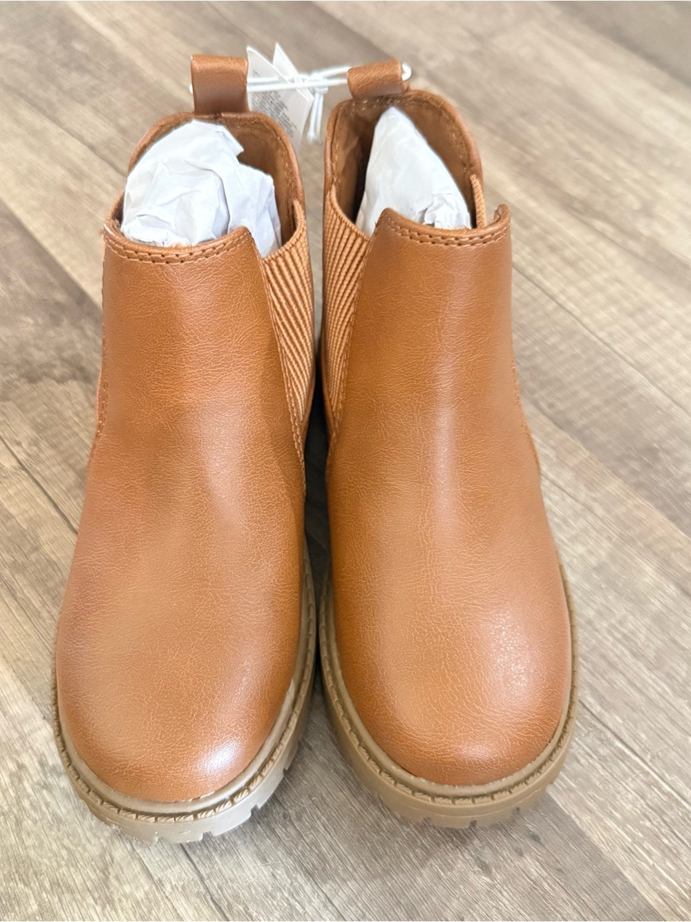 Old navy chunky Chelsea Boots - Picture 2 of 6